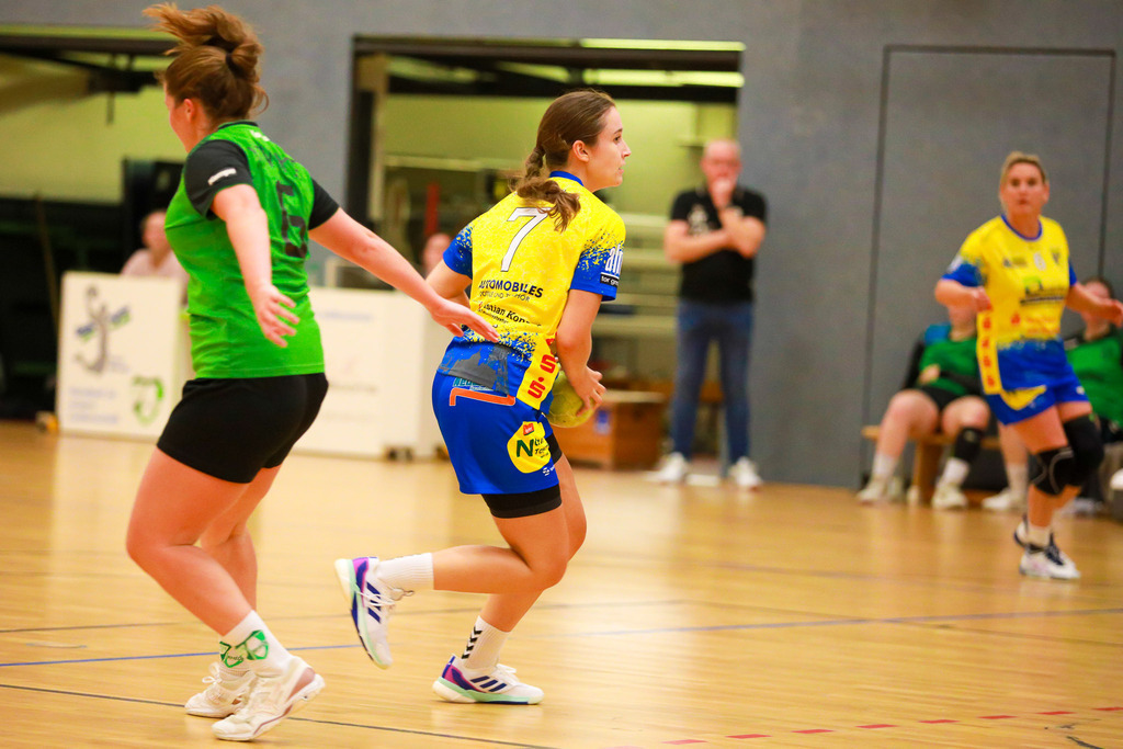 HcTvRhedeII_SvNeukirchen_150924_160 | Bildergalerie von Sport-Ereignissen aber auch von weiteren spannenden Dingen - nicht nur vom Niederrhein. In Anlehnung an den bekannten Spruch von Hanns Dieter Hüsch heißt das Motto: "Niederrhein ist überall".  - Realisiert mit Pictrs.com