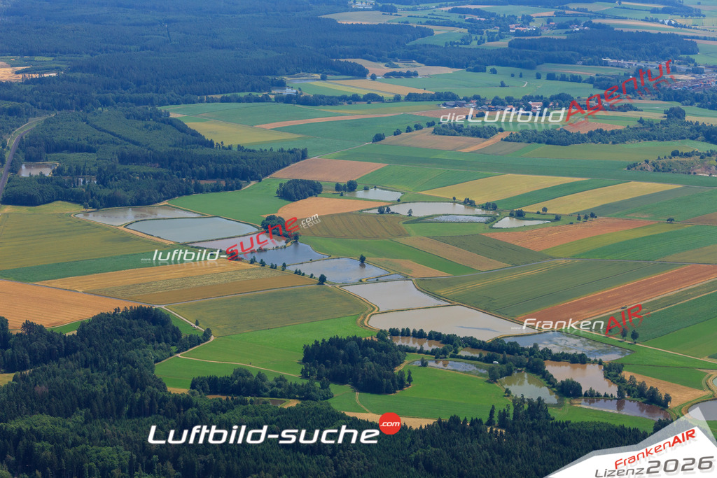 Die Luftaufnahme der Stadt Mitterteich wurde vom UL-Flugzeug heraus erstellt ( keine Drohne )- hohe Auflösung für beste Qualität