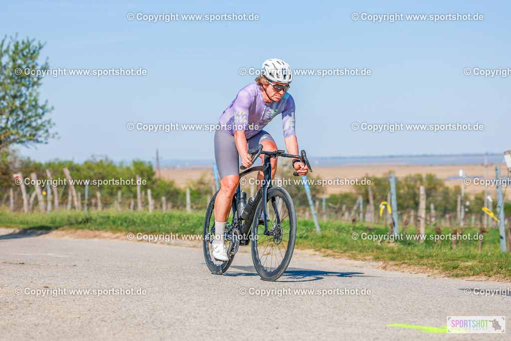 636_AR6_8218 | Neusiedlersee Radmarathon 2026@sportshot_your_pictrs #yourpictures#roadtowm2029 #nrm #neusiedlerseeradmarathon #neusiedlersee #neusiedlerseetourismus #burgenland #mörbisch #nrm26 #burgenlandtourismus #voglundco #poweredbyburgenlandtourismus #radsport #rad #marathon #ucigranfondo #visitburgenland #ucigranfondoworldseries