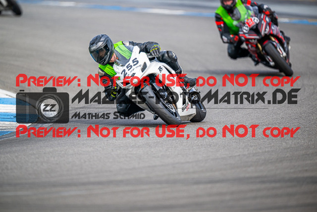 MaZZes_FotoMatrix_230410_2009 | INST