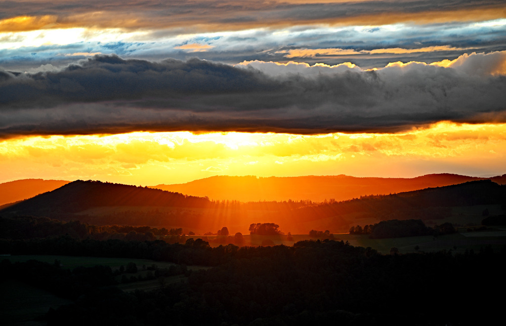Rhön-Sonnenuntergang05p | lucisnaturbilder - Realisiert mit Pictrs.com