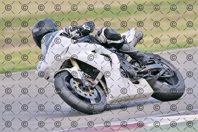 26bt05-1832 | markuskiefer.com - Realisiert mit Pictrs.com