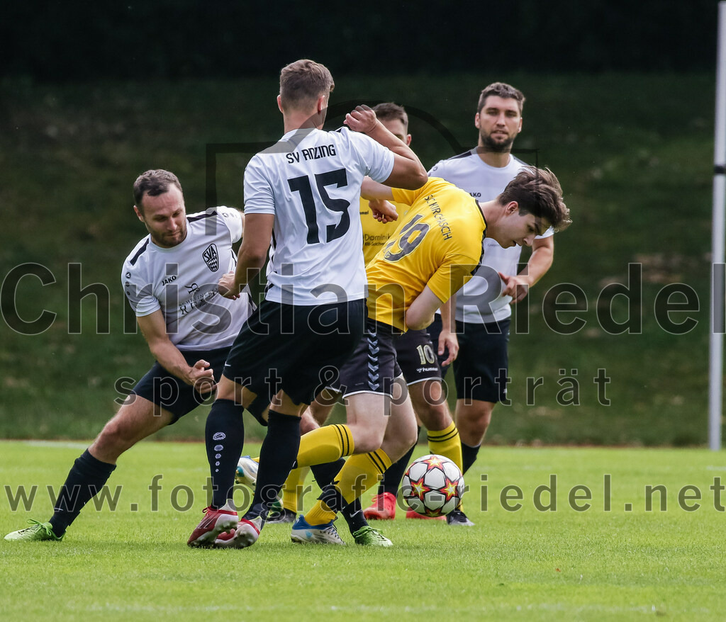 2023-07-23_008_SV_Anzing_gegen_SC_Kirchasch | Anzing, Deutschland, 23.07.2023:
Fußball, Kreisliga 2023 / 2024, Testspiel, SV Anzing gegen SC Kirchasch, Endergebnis: 5:1

Stephan Hinteregger (SV Anzing, #12), Daniel Deutschbein (SV Anzing, #15), Julian Bauer (SC Kirchasch, #19)

Foto: Christian Riedel / fotografie-riedel.net