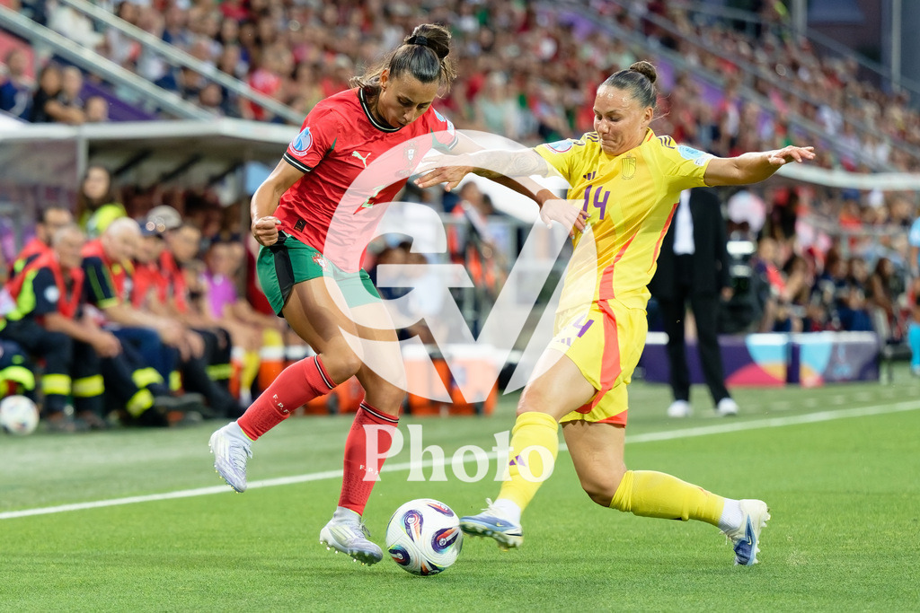 Portugal v Belgium: UEFA Women's EURO 2025 Group B | SION, SWITZERLAND - JULY 11: Catarina Amado of Portugal (L) fight for possession Jassina Blom of Belgium (R)    during the UEFA Women's EURO 2025 Group B match between Portugal and Belgium at Stade de Tourbillon on July 11, 2025 in Sion, Switzerland. (Photo by Giuseppe Velletri/Sports Press Photo/Getty Images)