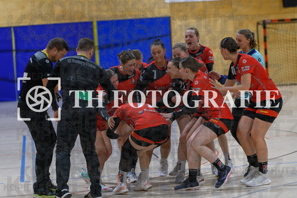 GER, SG Maulburg/Steinen - SV Allensbach 2, Handball, Suedbadenliga, 2. Spieltag, Saison 2023/2024, 14.10.2023 | Das Team stimmt sich ein vor dem Spiel.

GER, SG Maulburg/Steinen - SV Allensbach 2, Handball, Suedbadenliga, 2. Spieltag, Saison 2023/2024, 14.10.2023

Foto: TH Fotografie/Thomas Hess