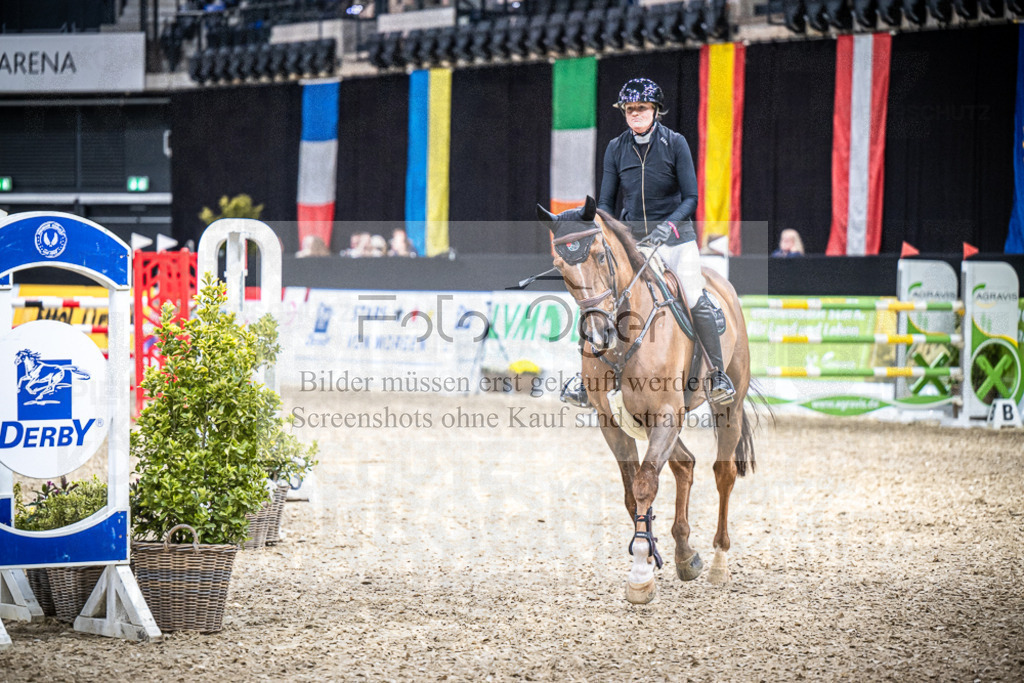 DOS_1280 | Entdecke hochwertige Reitturnierfotos von Foto Oger. Professionell, emotional und authentisch – jetzt Lieblingsmomente im Shop bestellen.Deutschlandweite Turnierfotografie. - Realisiert mit Pictrs.com