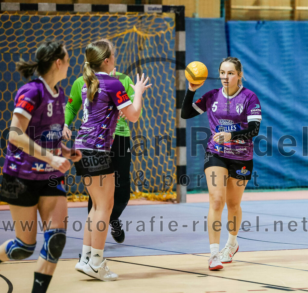 2024-01-27_058_SpVgg_Altenerding_gegen_HSG_Schwab-kirchen | Erding, Deutschland, 27.01.2024:
Handball, Bezirksoberliga Frauen Altbayern 2023 / 2024, 12. Spieltag, SpVgg Altenerding gegen HSG Schwab/kirchen, Endergebnis: 39:28

Marlene Mittermeier (SpVgg Altenerding, #6), Lena Prem (SpVgg Altenerding, #5)

Foto: Christian Riedel / fotografie-riedel.net