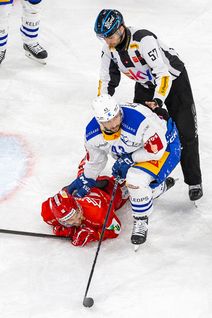 EHCB vs EVZ 20260227_WB-7358 | Sportbilder, Sportfotograf, Hochzeits- und Eventfotografin, Flugshows, Portraits und Tiershooting, Aviation, Downhill, Nationalleague, Swissleague, International