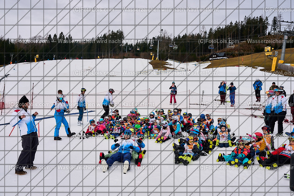 ALP5243_Schischule Haginger_gemeinsame Auswaermuebungen | (C)FotoLois.com, Alois Spandl. Schischule Haginger, Semesterkurs-Abschlusstag mit Rennlaufbewerb, Fr 9. Februar 2024.