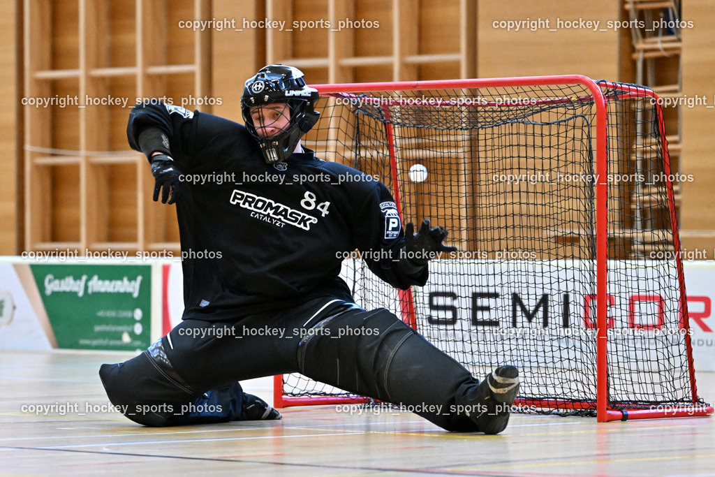 VSV Unihockey  vs. FBK Loka  | #84 Tim Luznar FBK Loka, VSV Unihockey  vs. FBK Loka , VSV Unihockey  vs. FBK Loka  am 25.01.2026 in Villach (Ballspielhalle St. Martin), Austria, (Photo by Bernd Stefan)