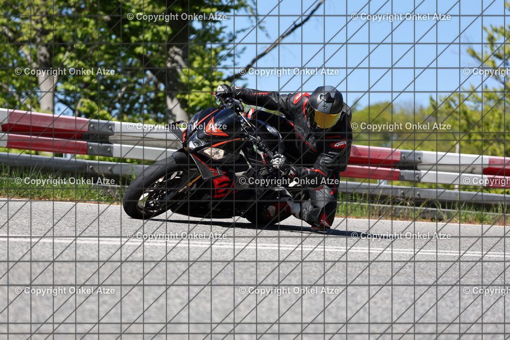 IMG_9968 | Fotograf am Kyffhäuser. Onkel Atze. Kyffhäuser Rennstrecke. Café36. Motorsportfotografie. - Realisiert mit Pictrs.com
