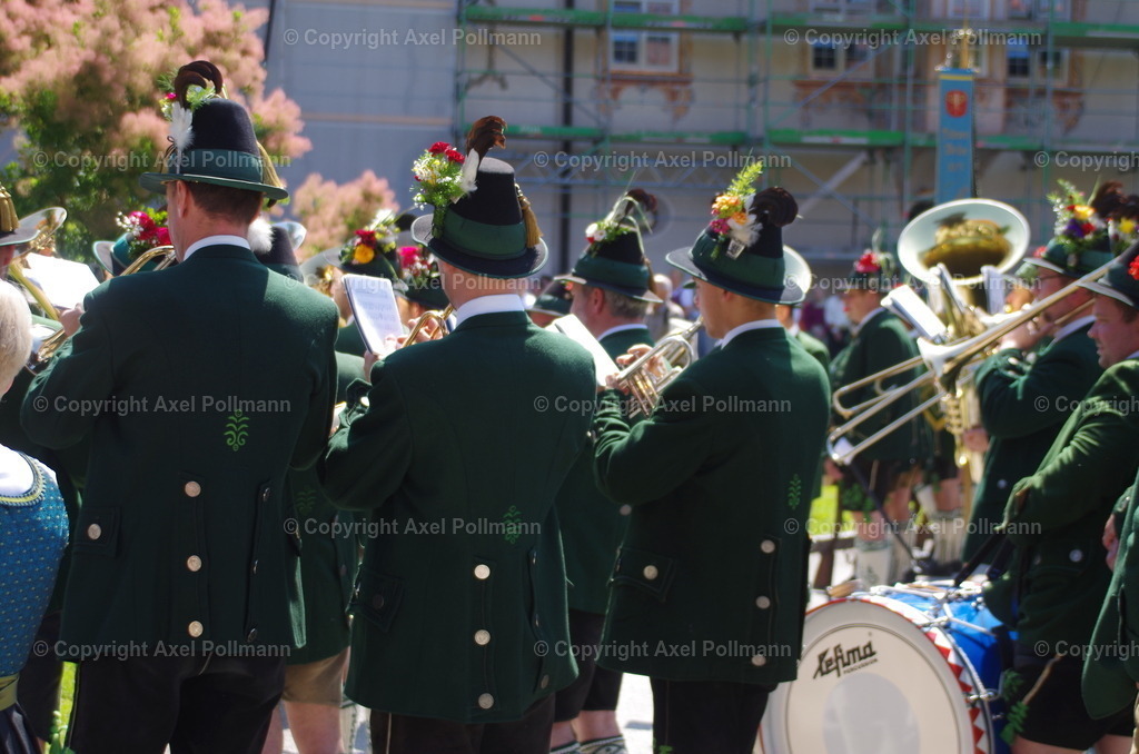 IMGP4716 | fotografiert von Axel PollmannLeonhardi Wallfahrt Benediktbeuern und Murnau, Fronleichnam, Fasching, Landschaft im Loisachtal und Benediktbeuern  - Realisiert mit Pictrs.com