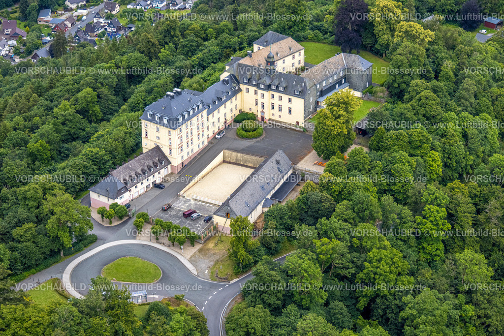 BadLaasphe240709376 | Luftbild, Schloß Wittgenstein im Wald, Wittgenstein-Kunst, Bad Laasphe, Wittgensteiner Land, Nordrhein-Westfalen, Deutschland