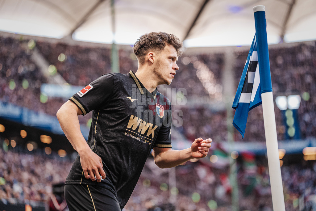 Fußball | Männer | Saison 2025/2026 | 1. Fußball-Bundesliga | 28. Spieltag | Hamburger SV vs. FC Augsburg | 04.04.2026 | Robin Fellhauer (#19, FC Augsburg)