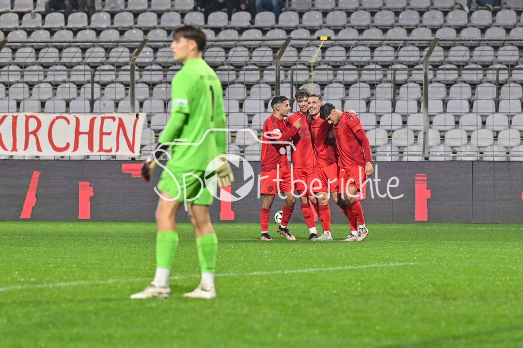 FC Bayern Amateure - FV Illertissen | Jubel der Hausherren nach dem Treffer zum 2-1 durch Arijon IBRAHIMOVIC (FC Bayern München II #10) / Freude / Happy / Tor / Torschuetze