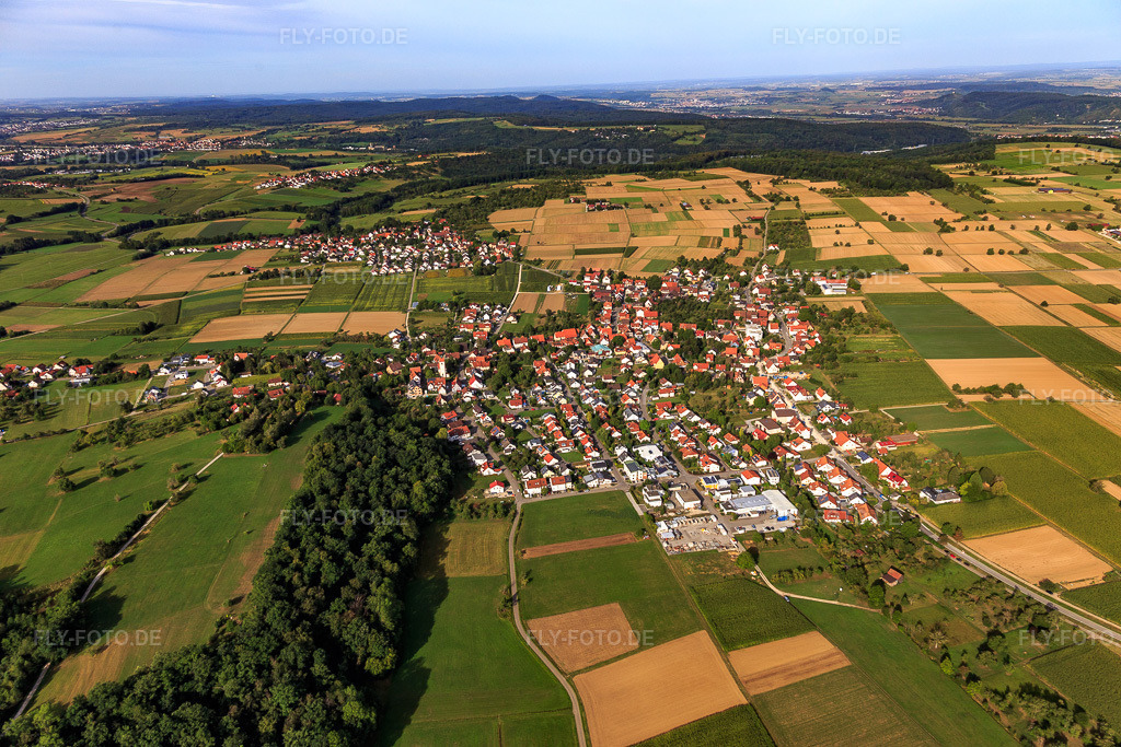 Luftbild: Ortsansicht von Osten im Ortsteil Mähringen in Kusterdingen im Bundesland Baden-Württemberg in Deutschland. Foto: IMG_008656.jpg vom 27.08.2020 durch Werner Riehm/FLY-FOTO.de