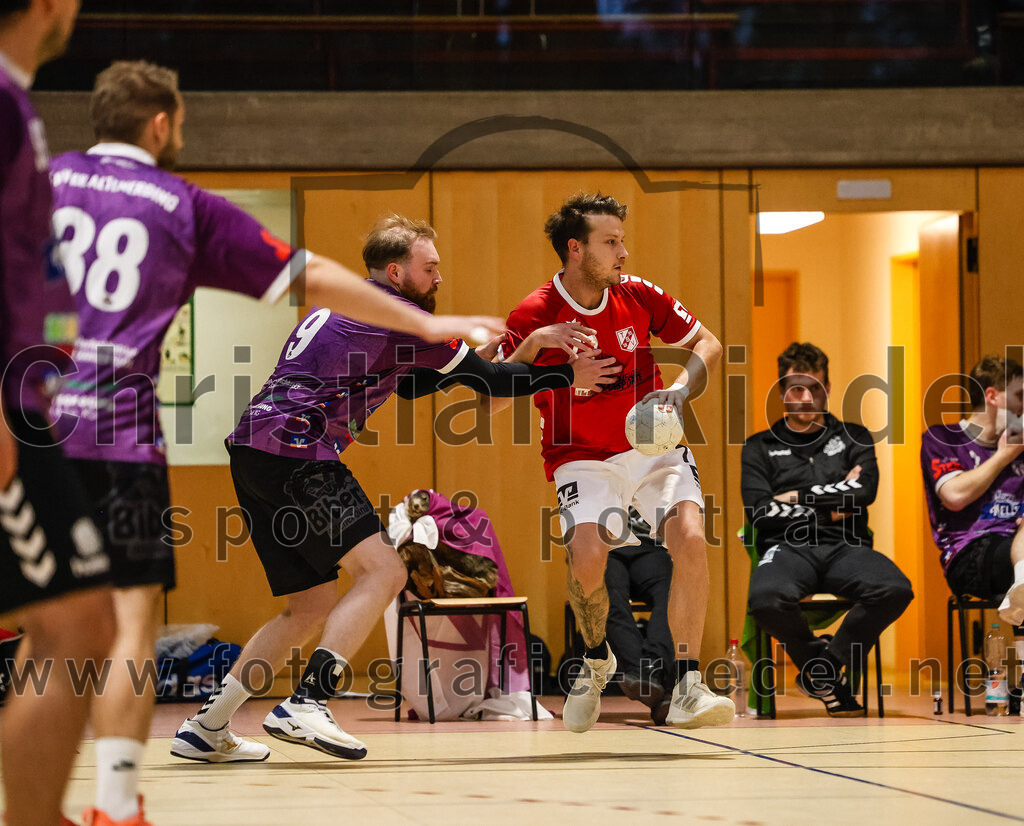 2024-10-20_095_SpVgg_Altenerding_II_gegen_TSV_Taufkirchen-Vils | Erding, Deutschland, 20.10.2024:Handball, Bezirksliga Männer Ost 2024 / 2025, 3. Spieltag, SpVgg Altenerding II gegen TSV Taufkirchen/Vils, Endergebnis: 15:20Julian Kreisig (SpVgg Altenerding, #9)Foto: Christian Riedel / fotografie-riedel.net