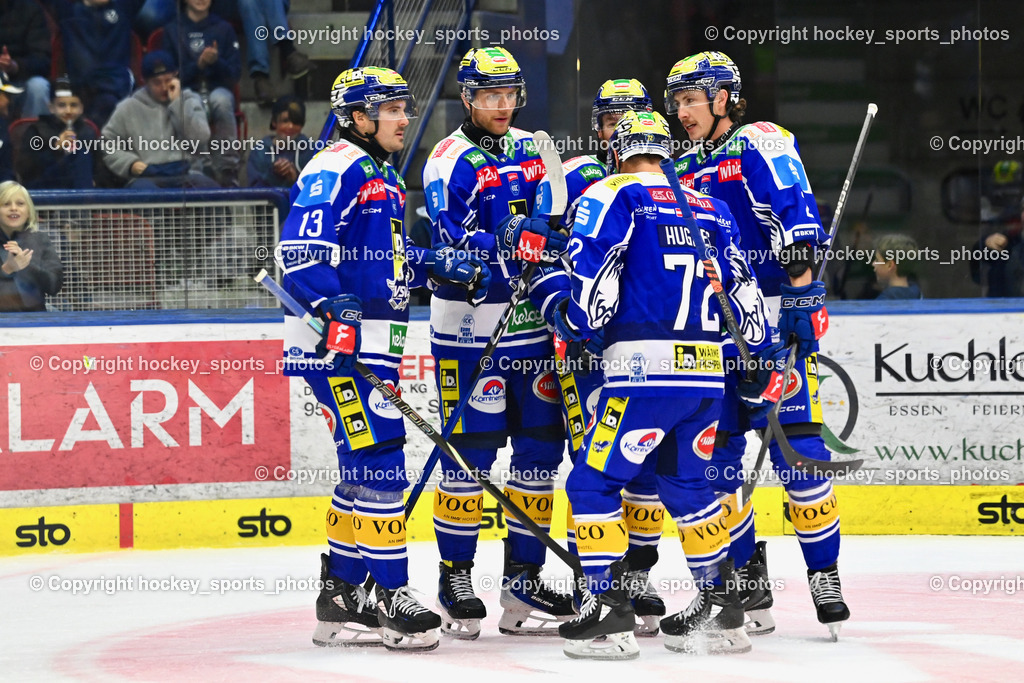 EC IDM Wärmepumpen VSV vs. Pioneers Vorarlberg | Jubel EC VSV Mannschaft, EC IDM Wärmepumpen VSV vs. Pioneers Vorarlberg, EC IDM Wärmepumpen VSV vs. Pioneers Vorarlberg am 03.10.2025 in Villach (Stadthalle Villach), Austria, (Photo by Bernd Stefan)