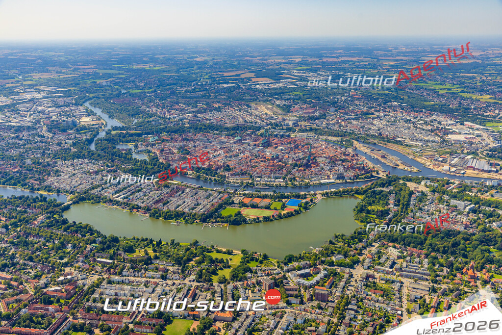 Luftbild Vs Google Maps  Wakenitz  Lübeck -Das Luftbild wurde 2025 vom UL-Flugzeug heraus erstellt ( keine Drohnenluftbilder ) - Hochauflösende Luftaufnahme -Nicht vergleichbar mit Google Maps oder Satelittenbilder- Die Geschenkidee !Mit Lizenz und Bildrechte bestellbar