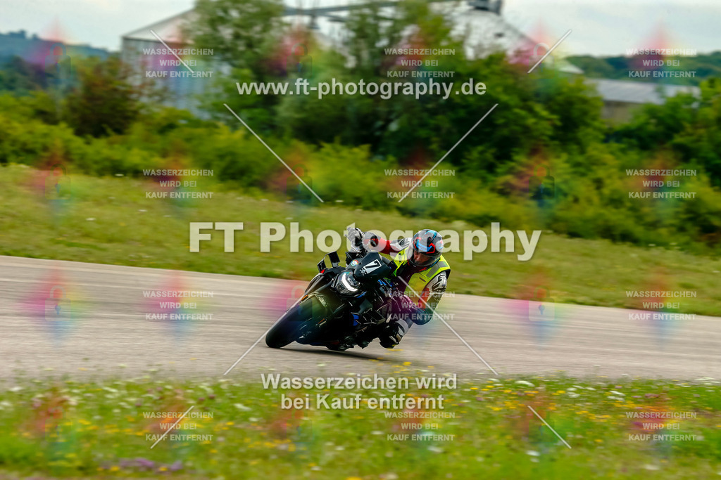 Chambley Juli-3291 | Hier findet Ihr Bilder von Touristenfahrten auf der Nürburgring Nordschleife oder von anderen Veranstaltungen die ich besucht habe. Viel Spass beim Durch Schauen 