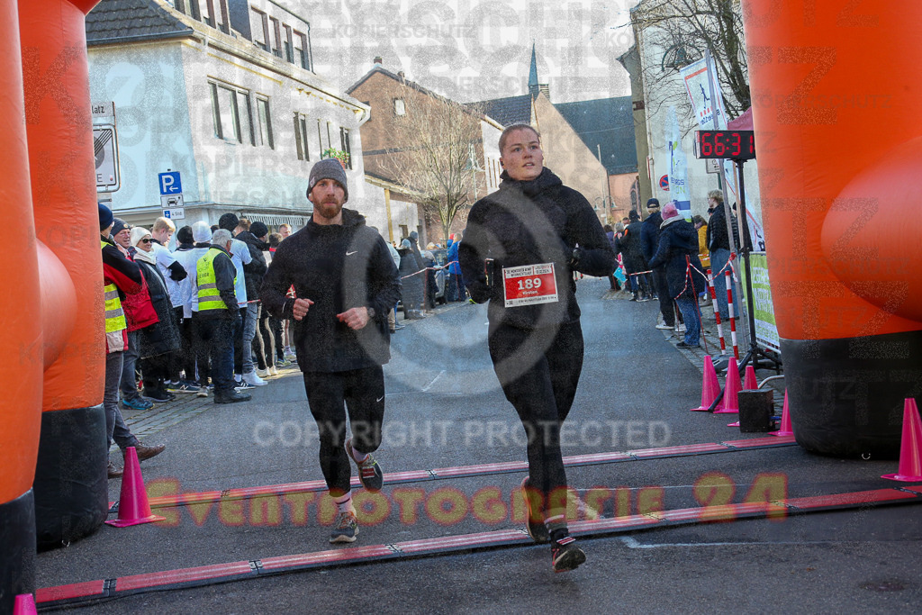 241201_1242_EX1_3180 | Sportfotografie im Rhein-Sieg Kreis, Köln, Bonn, NRW, Rheinland Pfalz, Hessen, etc. Unser Tätigkeitsfeld umfasst den Laufsport vom Volkslauf über den Marathon, Duathlon, Triathon bis zum Ultralauf wie Kölnpfad Ultra oder Schindertrail.