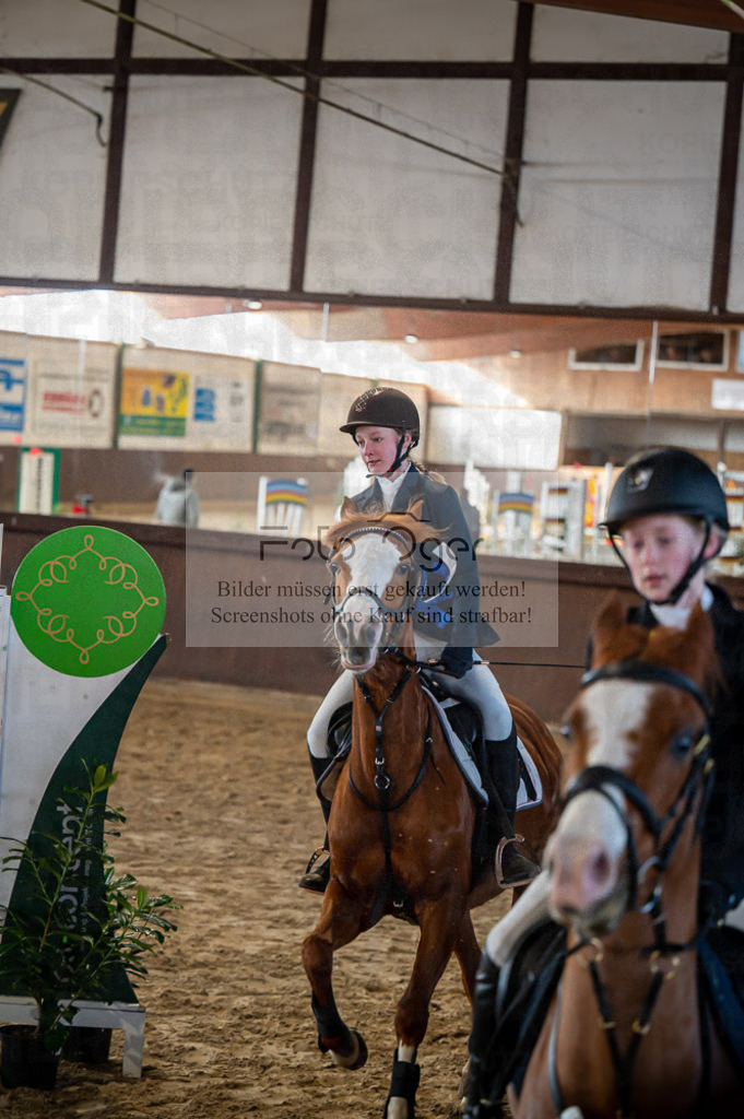 Hallenreittunier Voxtrup 2023 | Entdecke hochwertige Reitturnierfotos von Foto Oger. Professionell, emotional und authentisch – jetzt Lieblingsmomente im Shop bestellen.Deutschlandweite Turnierfotografie. - Realisiert mit Pictrs.com