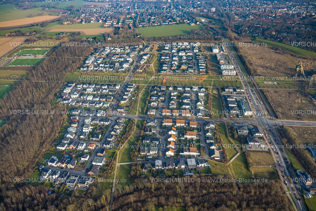 Neukirchen-Vluyn260101300 | Luftbild, Einfamilienhäuser Reihenhaus Neubaugebiet Dicksche Heide, Niederberg Park, KiTa Sternchen Niederberg, Neukirchen, Neukirchen-Vluyn, Ruhrgebiet, Nordrhein-Westfalen, Deutschland