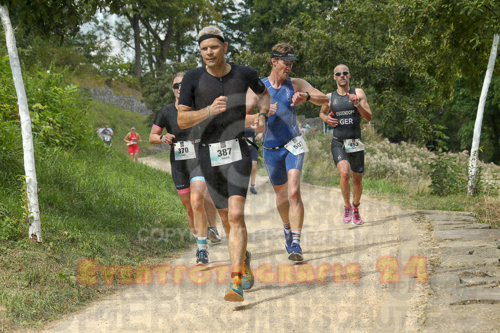 250824_1343_EX1_3385 | Sportfotografie im Rhein-Sieg Kreis, Köln, Bonn, NRW, Rheinland Pfalz, Hessen, etc. Unser Tätigkeitsfeld umfasst den Laufsport vom Volkslauf über den Marathon, Duathlon, Triathon bis zum Ultralauf wie Kölnpfad Ultra oder Schindertrail.