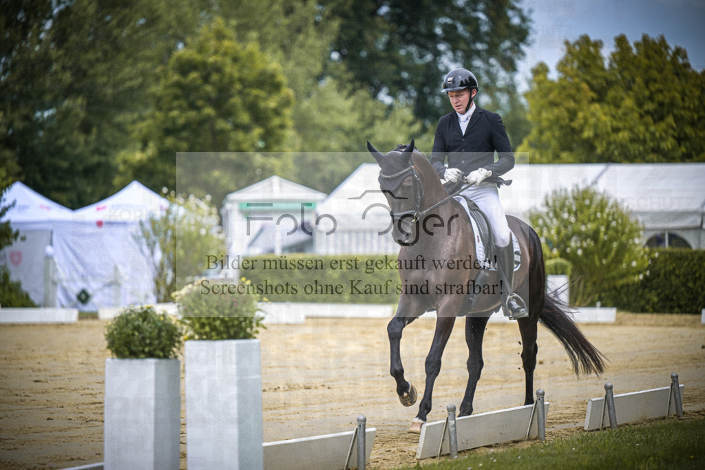 DOS_0686 | Entdecke hochwertige Reitturnierfotos von Foto Oger. Professionell, emotional und authentisch – jetzt Lieblingsmomente im Shop bestellen.Deutschlandweite Turnierfotografie. - Realisiert mit Pictrs.com