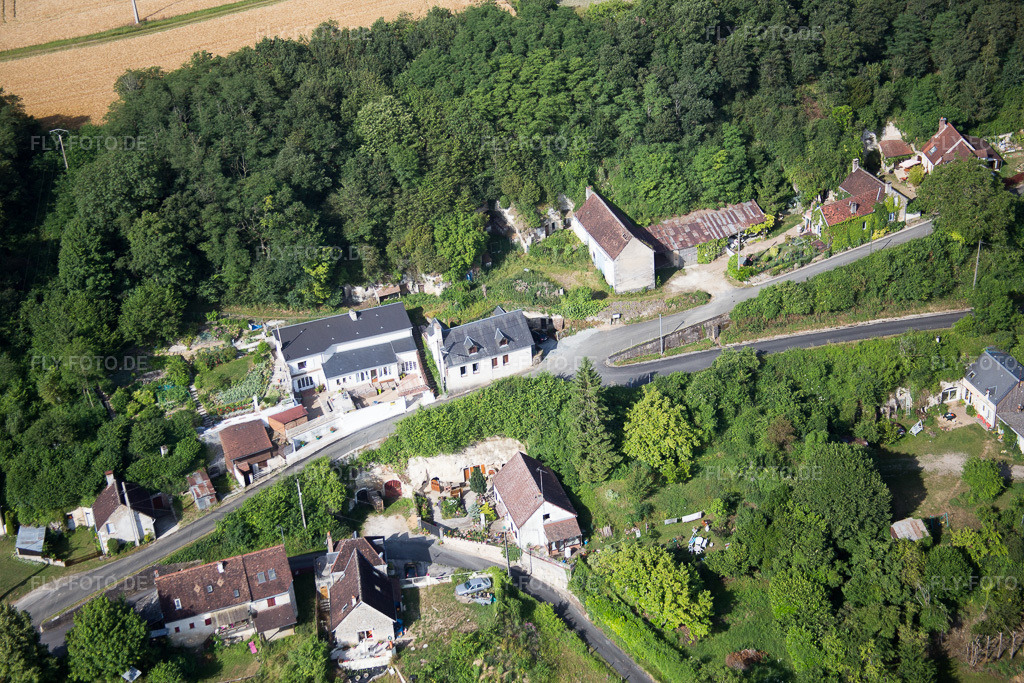 Luftbild: Ortsansicht in Saint-Rimay im Bundesland Loir-et-Cher in Frankreich. Foto: IMG_081120.jpg vom 19.06.2015 durch Werner Riehm/FLY-FOTO.de