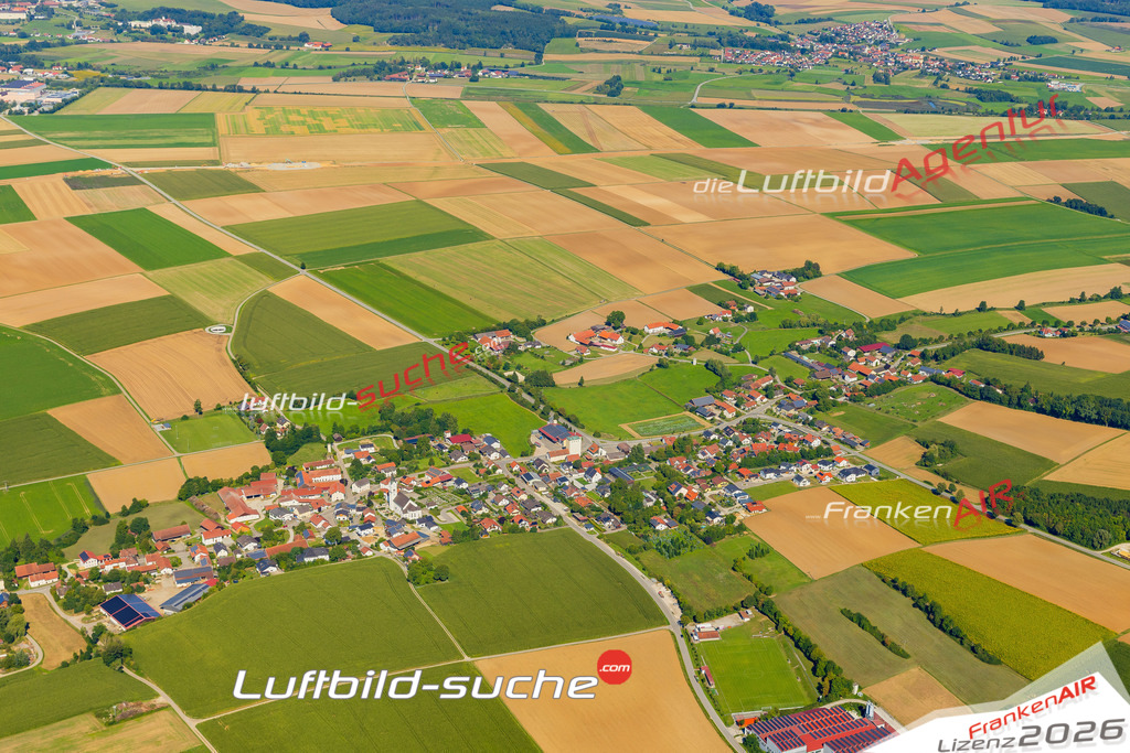 Schöne Luftaufnahme als Geschenk in Hofkirchen Laberweinting - Die Luftbildaufnahme wurde 2025 vom UL-Flugzeug heraus erstellt ( keine Drohne ) - Hochauflösende Luftaufnahme -Nicht vergleichbar mit Google Maps oder Satelittenbilder- Die Geschenkidee !Mit Lizenz und Bildrechte bestellbar