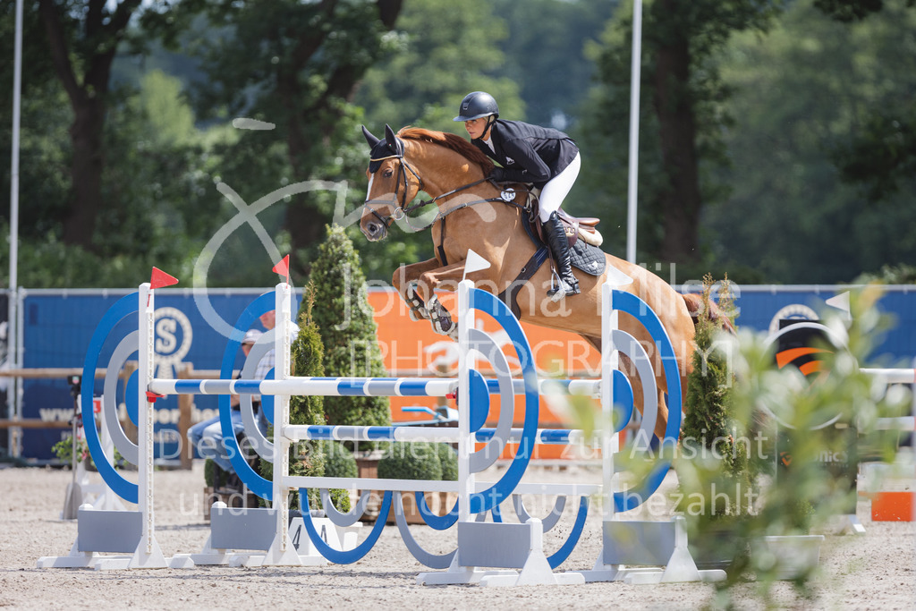 220614_Mühlen_SprPfM-706 | Late Entry Mühlen
Springprüfung Kl.M* 6-8j. Pferde gl. Einlaufprüfung für 6j. Pferde
14.06.2022