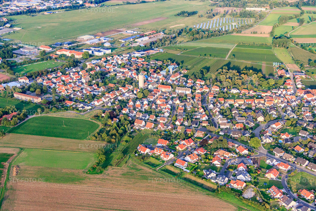 Luftbild: Ortsansicht von Südwesten im Ortsteil Lachen in Neustadt im Bundesland Rheinland-Pfalz in Deutschland. Foto: IMG_71235.jpg vom 27.08.2014 durch Werner Riehm/FLY-FOTO.deAuflösung des Originals: 4624 x 3083 px