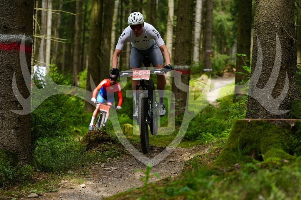 FC100397 | Fotogalerie der Treibjagd im Dunkelwald - Dein MTB Etappenrennen im Erzgebirge - Realisiert mit Pictrs.com
