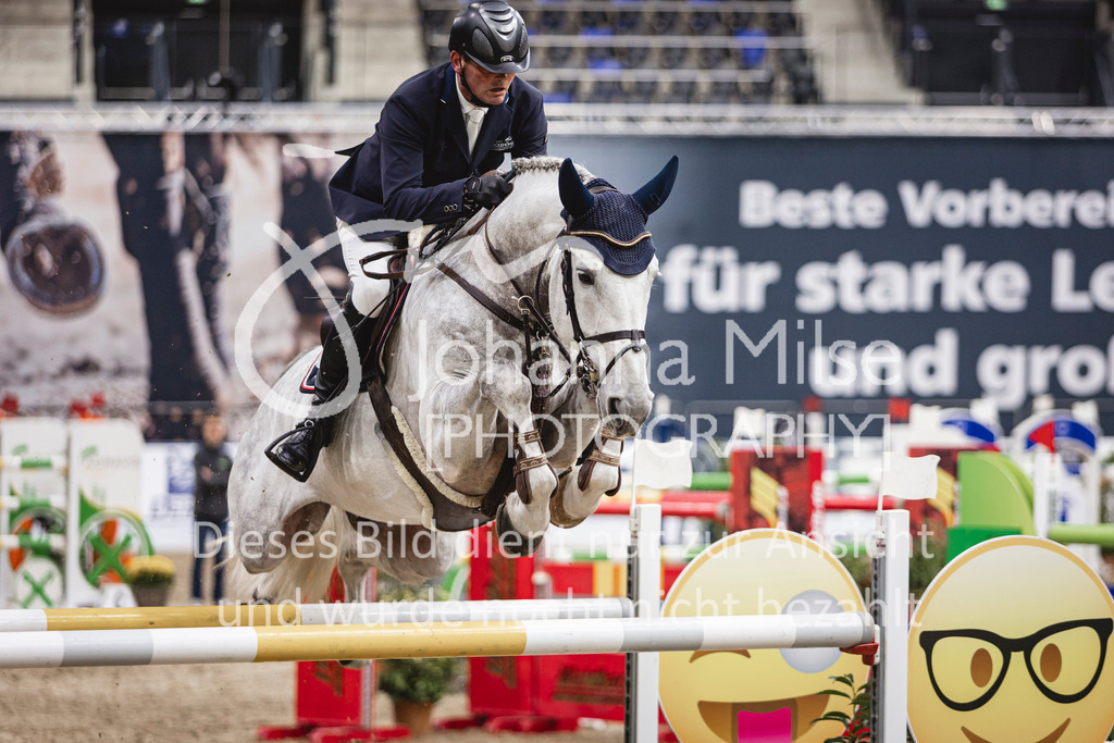 241103_Oldenburg_FinaleMittlereTour-235 | Deine schönsten Turniermomente als professionelle Fotos! Entdecke hochwertige Pferdesport-Fotografie im Online-Shop. Jetzt Fotos finden & bestellen!
