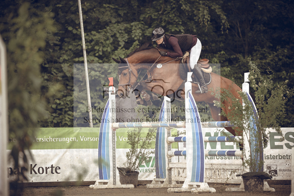 20240531-DOS_6582 | Entdecke hochwertige Reitturnierfotos von Foto Oger. Professionell, emotional und authentisch – jetzt Lieblingsmomente im Shop bestellen.Deutschlandweite Turnierfotografie. - Realisiert mit Pictrs.com