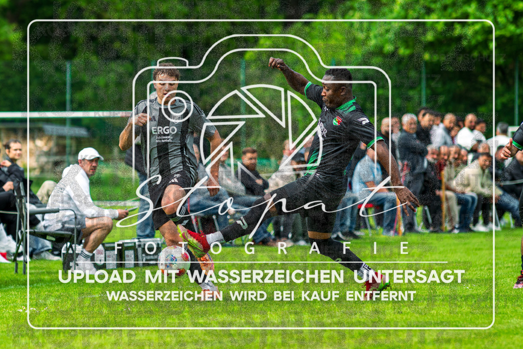 Kreisliga Herren HK - FG Fulde-Stellichte vs. SV Ciwan Walsrode | Stephane Manasse Aboubacar Sylla (SV Ciwan Walsrode #23), Max Peters (FG Fulde-Stellichte II #7); Kreisliga Herren HK - FG Fulde-Stellichte vs. SV Ciwan Walsrode am 31.05.26 in Lehrdestadion, Stellichte - Realisiert mit Pictrs.com