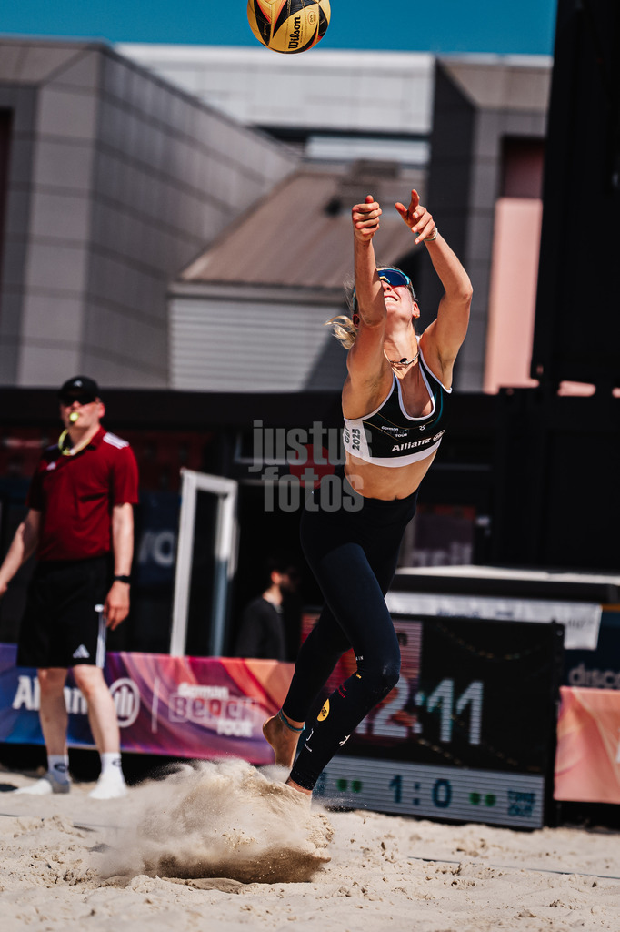 Beachvolleyball | Frauen | Allianz German Beach Tour 2025 | Tourstop Bremen | 12.06.2025 | Emma Gangey spielt den Ball
