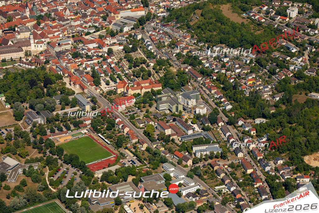 Das Luftbild der Stadt Eichstätt wurde 2022 vom Flugzeug heraus erstellt (keine Drohnen-Aufnahmen) Aufnahmehöhe ca.450 Meter- hohe Bildauflösung und Druck-Qualität. Garantiert!
