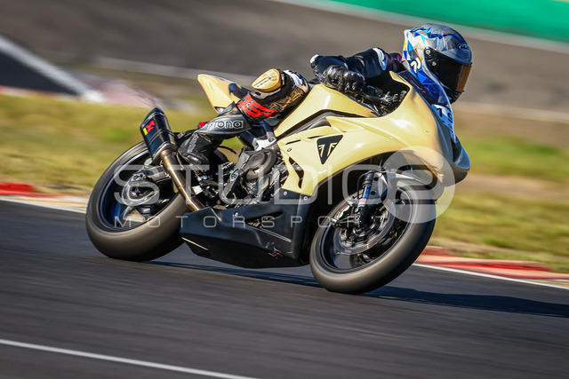 1000-260526NBR-008_1000 | Deine Full-Service-Agentur für ✔️Videoproduktionen und ✔️Motorsportfotografie Jetzt Angebot anfragen!