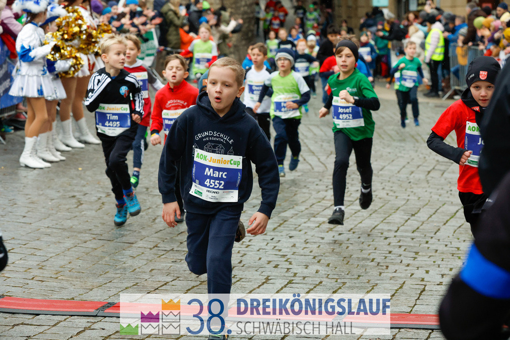400m AOK Junior Cup | 3 Koenigslauf 2024 400m AOK Junior Cup - Realisiert mit Pictrs.com