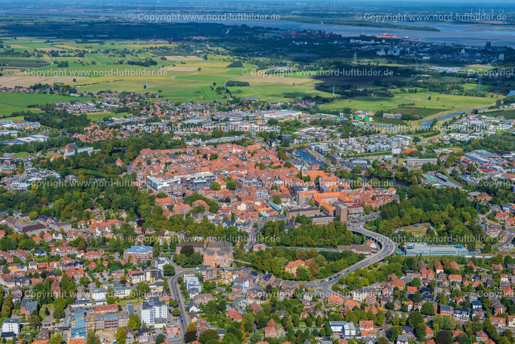 Stade_Altstadt_ELS_2132200922 | STADE 20.09.2022 Altstadtbereich und Innenstadtzentrum in Stade im Bundesland Niedersachsen, Deutschland. Weiterführende Informationen bei: Hansestadt Stade. // Old Town area and city center in Stade in the state Lower Saxony, Germany. Further information at: Hansestadt Stade. Foto: Martin Elsen