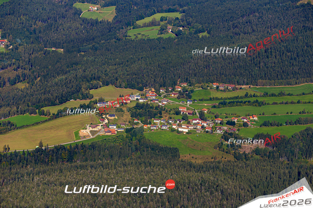 Die Luftaufnahme Sommerau - Lohberg wurde 2021 mittels Flugzeug (keine Drohne) erstellt. Hohe Auflösung -für große Poster und Wandbilder geeignet!