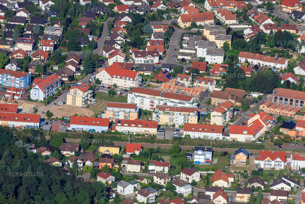 Luftbild: Ludviciring in Jockgrim im Bundesland Rheinland-Pfalz in Deutschland. Foto: IMG_42574.jpg vom 27.06.2011 durch Werner Riehm/FLY-FOTO.de