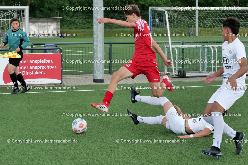 Fußball : C-Junioren : Aufstieg Regionalliga West : SUS 09 Dinslaken - Vfb 03 Hilden am 04.06.2026 in Dinslaken | Fußball : C-Junioren : Aufstieg Regionalliga West : SUS 09 Dinslaken (rotr Trikots)- Vfb 03 Hilden (weiße Trikots) am 04.06.2026 in Dinslaken - Realisiert mit Pictrs.com