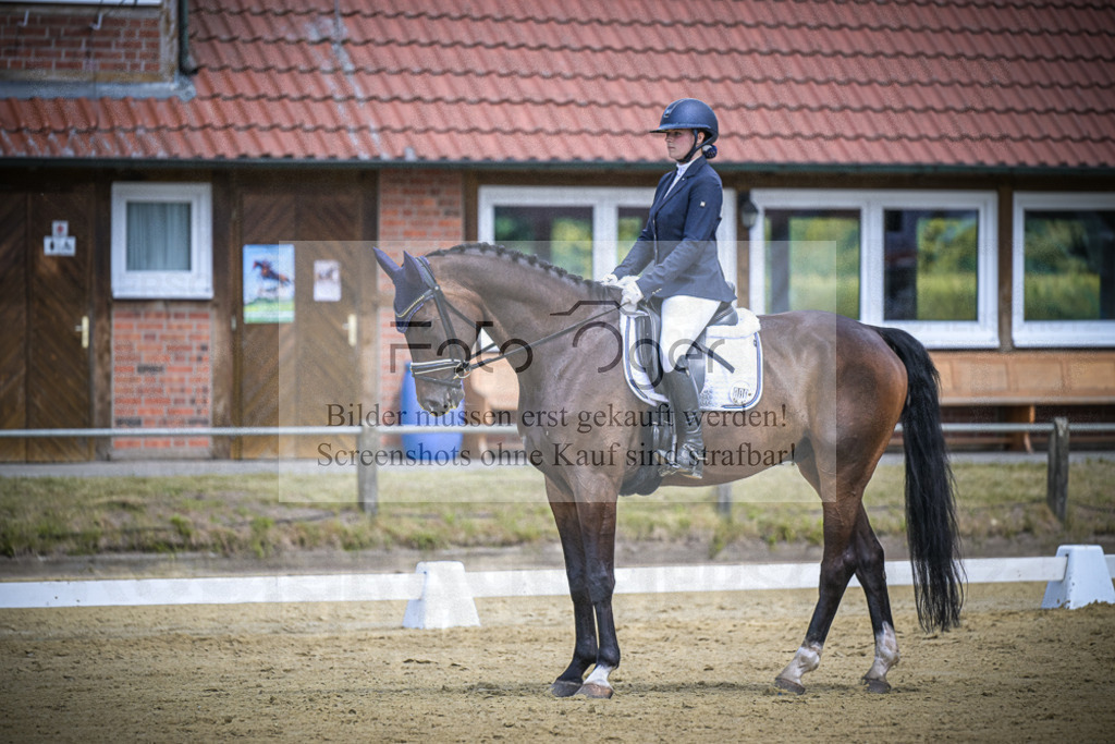 DOS_0958 | Entdecke hochwertige Reitturnierfotos von Foto Oger. Professionell, emotional und authentisch – jetzt Lieblingsmomente im Shop bestellen.Deutschlandweite Turnierfotografie. - Realisiert mit Pictrs.com