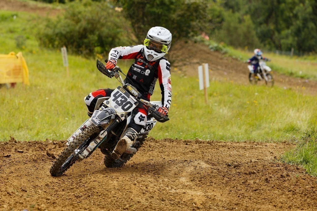 Motocross_Gerstetten_250802_5020 | Fotopresso – Sportfotografie in Heidenheim & Umgebung. Professionelle Sportfotografie für unvergessliche Momente. Dynamische Action-Shots, emotionale Szenen & hochwertige Bilder. - Realisiert mit Pictrs.com