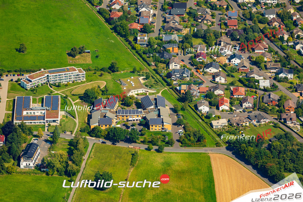 Luftbild Vs Google Maps  Großenritte Schule  Baunatal -Das Luftbild wurde 2025 vom UL-Flugzeug heraus erstellt ( keine Drohnenluftbilder ) - Hochauflösende Luftaufnahme -Nicht vergleichbar mit Google Maps oder Satelittenbilder- Die Geschenkidee !Mit Lizenz und Bildrechte bestellbar