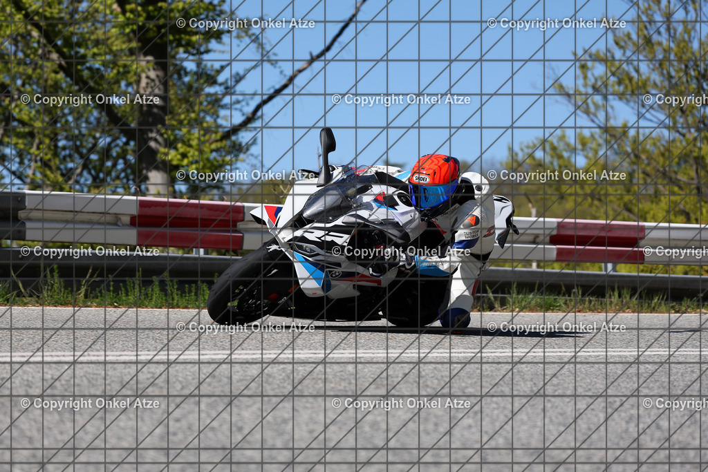 IMG_8246 | Fotograf am Kyffhäuser. Onkel Atze. Kyffhäuser Rennstrecke. Café36. Motorsportfotografie. - Realisiert mit Pictrs.com