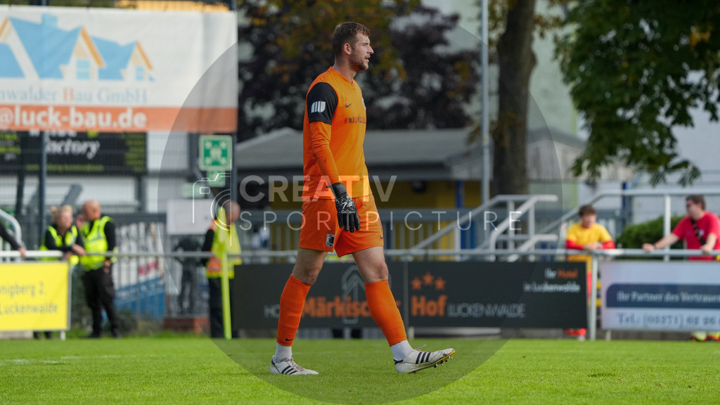 Fußball, Herren, Saison 2025/2026, Regionalliga Nordost, 10. Spieltag, FSV 63 Luckenwalde vs. BSG Chemie Leipzig, Samstag 27.09.2025, Werner-Seelenbinder-Stadion Luckenwalde, | Fußball, Herren, Saison 2025/2026, Regionalliga Nordost, 10. Spieltag, FSV 63 Luckenwalde vs. BSG Chemie Leipzig, Samstag 27.09.2025, Werner-Seelenbinder-Stadion Luckenwalde, Im Bild: Florian Horenburg (Chemie) - Realisiert mit Pictrs.com